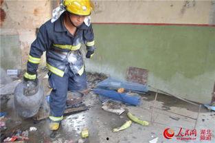 难民房搞笑图片,揭秘那些让人捧腹的搞笑瞬间